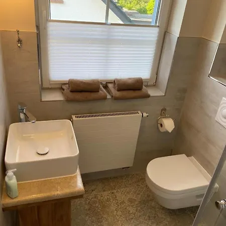 Strandhaus Luma - Hochwertiges Für 6 Personen In Strandnähe