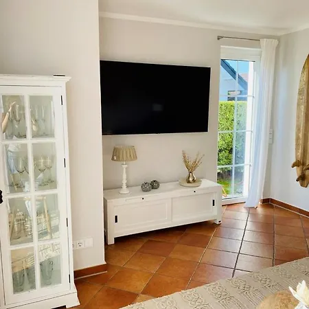 Strandhaus Luma - Hochwertiges Für 6 Personen In Strandnähe